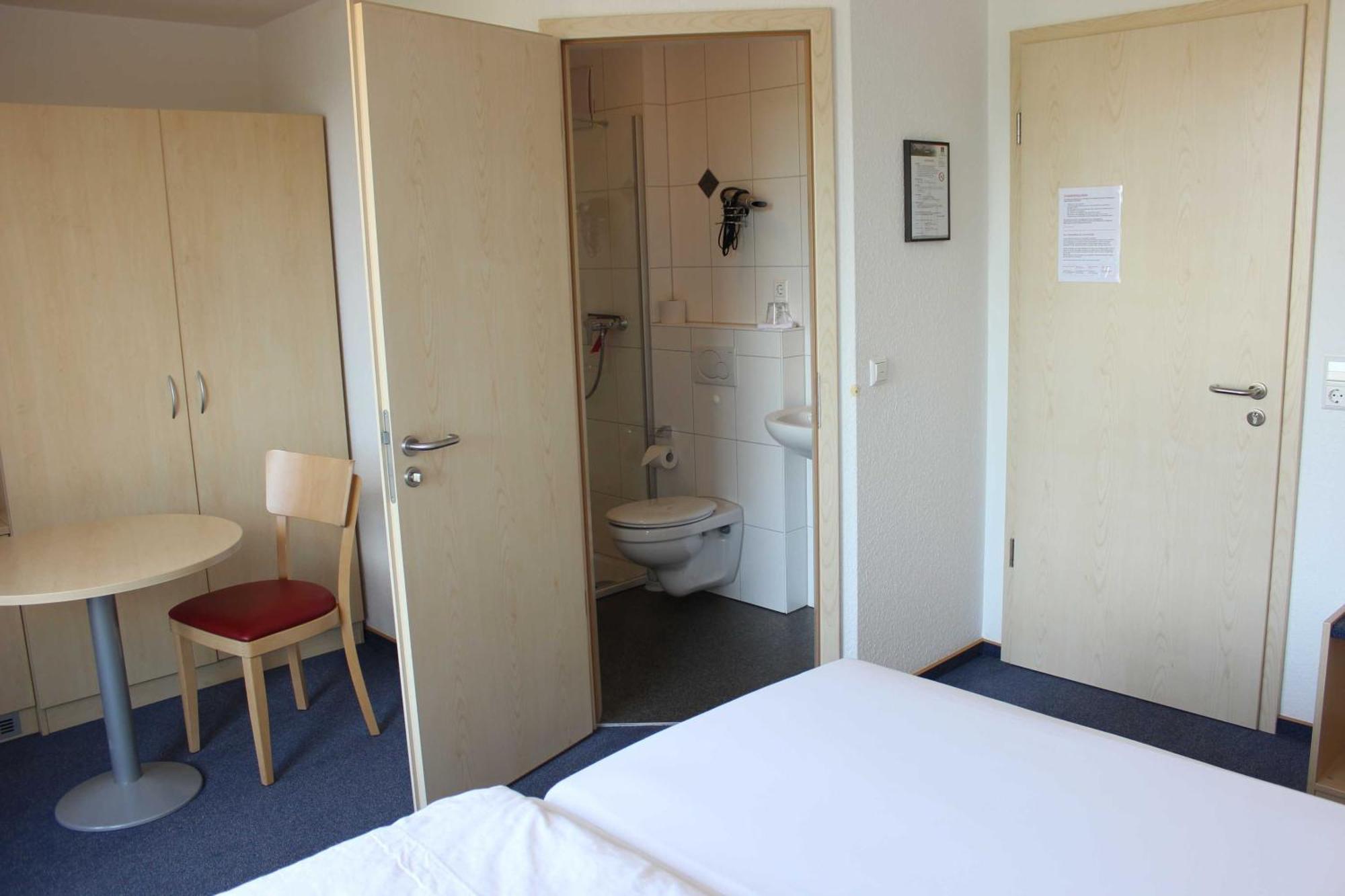Gaestehaus Zum Wolffenturm Lehrensteinsfeld Bilik gambar