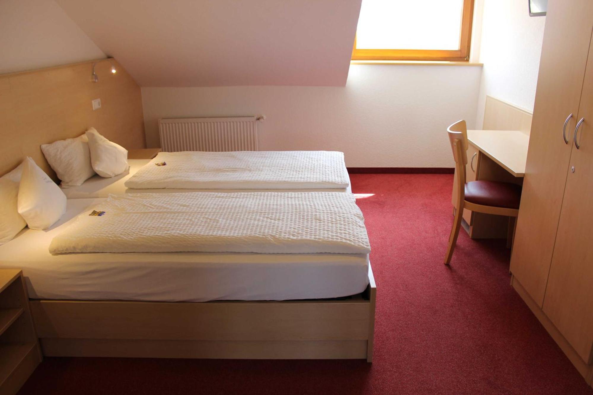 Gaestehaus Zum Wolffenturm Lehrensteinsfeld Bilik gambar