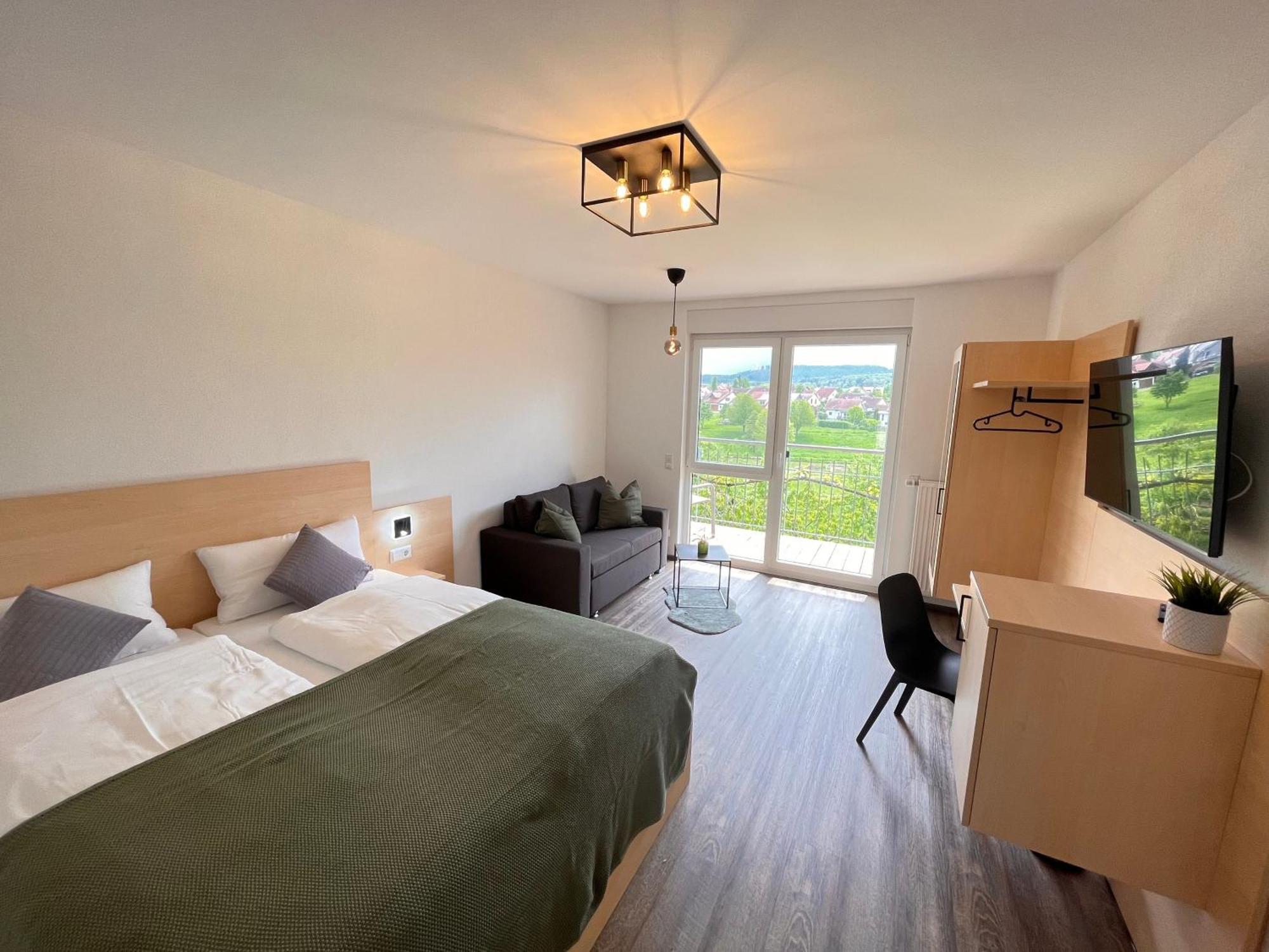 Gaestehaus Zum Wolffenturm Lehrensteinsfeld Luaran gambar