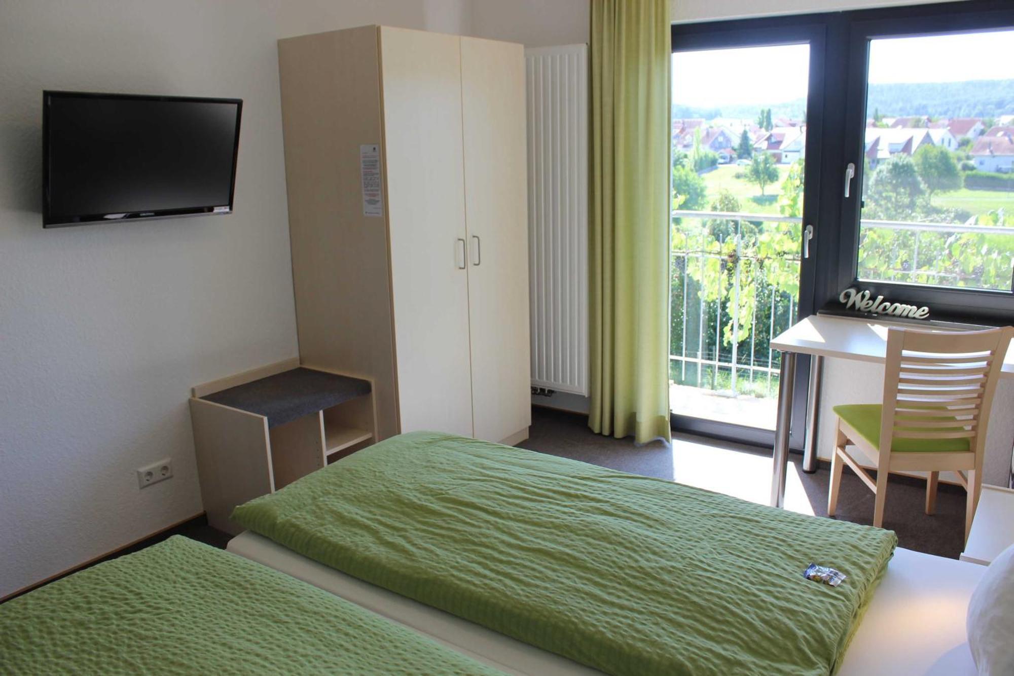 Gaestehaus Zum Wolffenturm Lehrensteinsfeld Luaran gambar