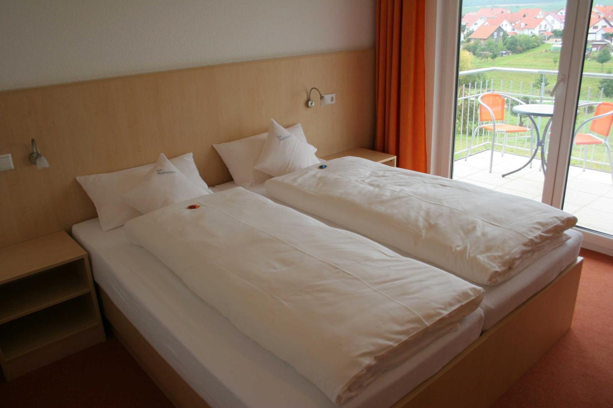 Gaestehaus Zum Wolffenturm Lehrensteinsfeld Luaran gambar